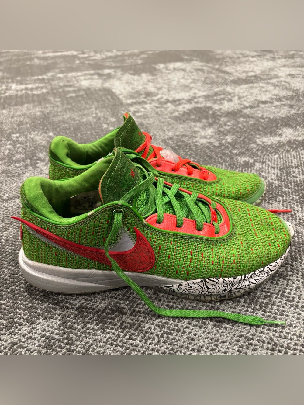 Nike LeBron 20 Stocking Stuffer Athletic Basketball Shoes Mens U.S. 11